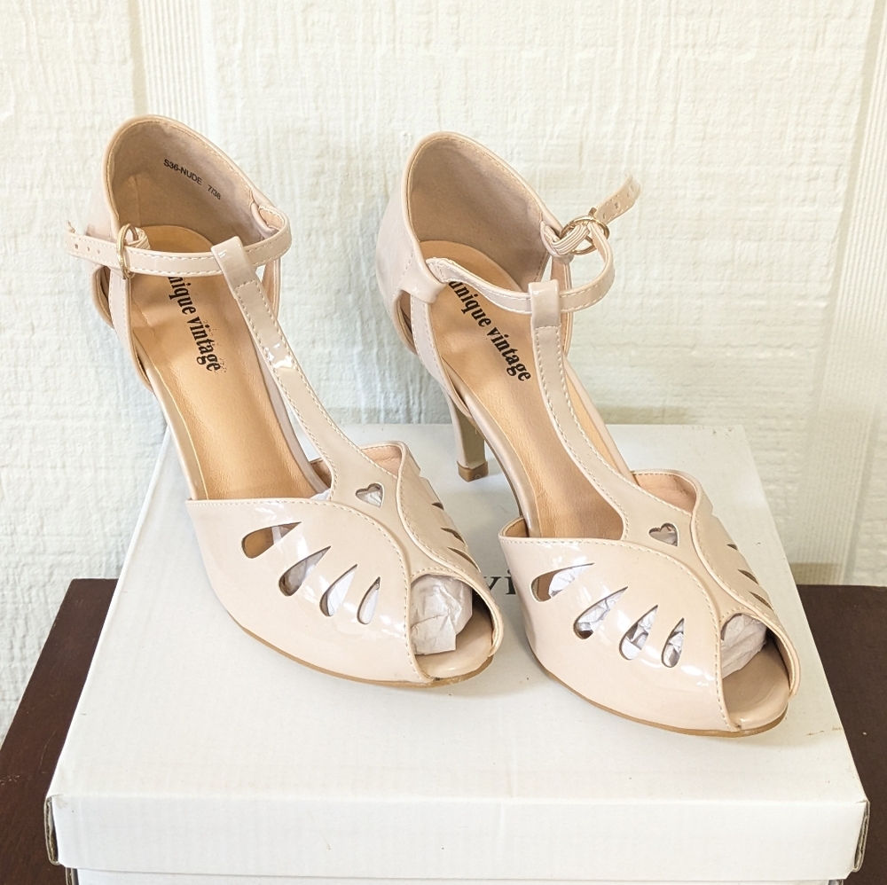 Unique Vintage Patent Leatherette T-Strap  Everly Pumps